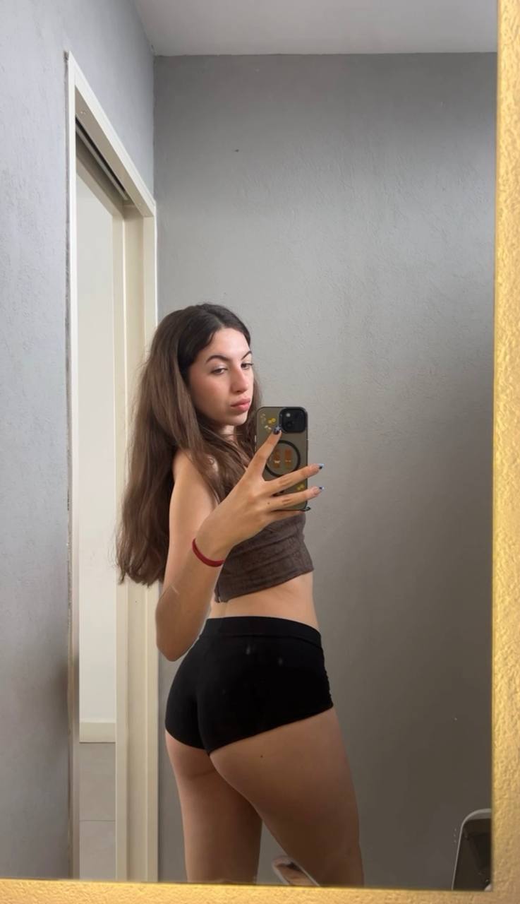 Amber in her underwear in Anyang