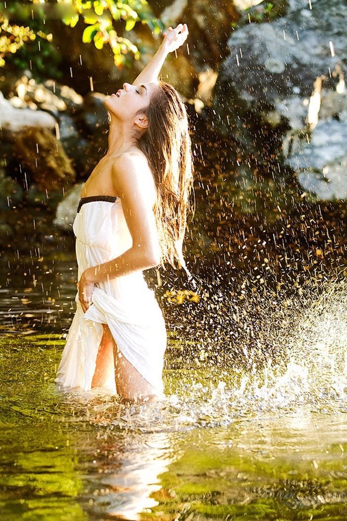 Marie Avgeropoulos in Anyang