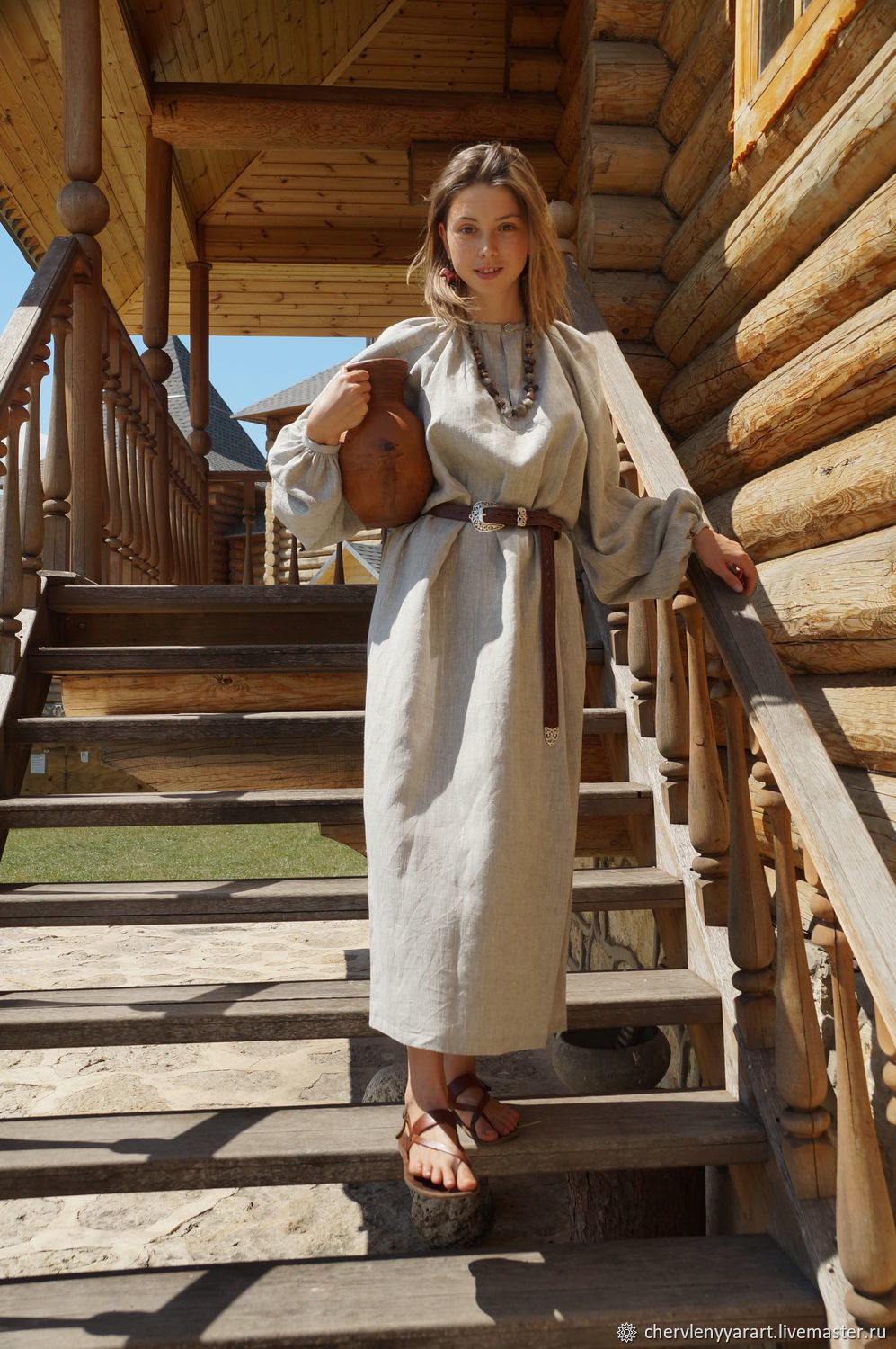 Girls in Slavic costumes in Anyang