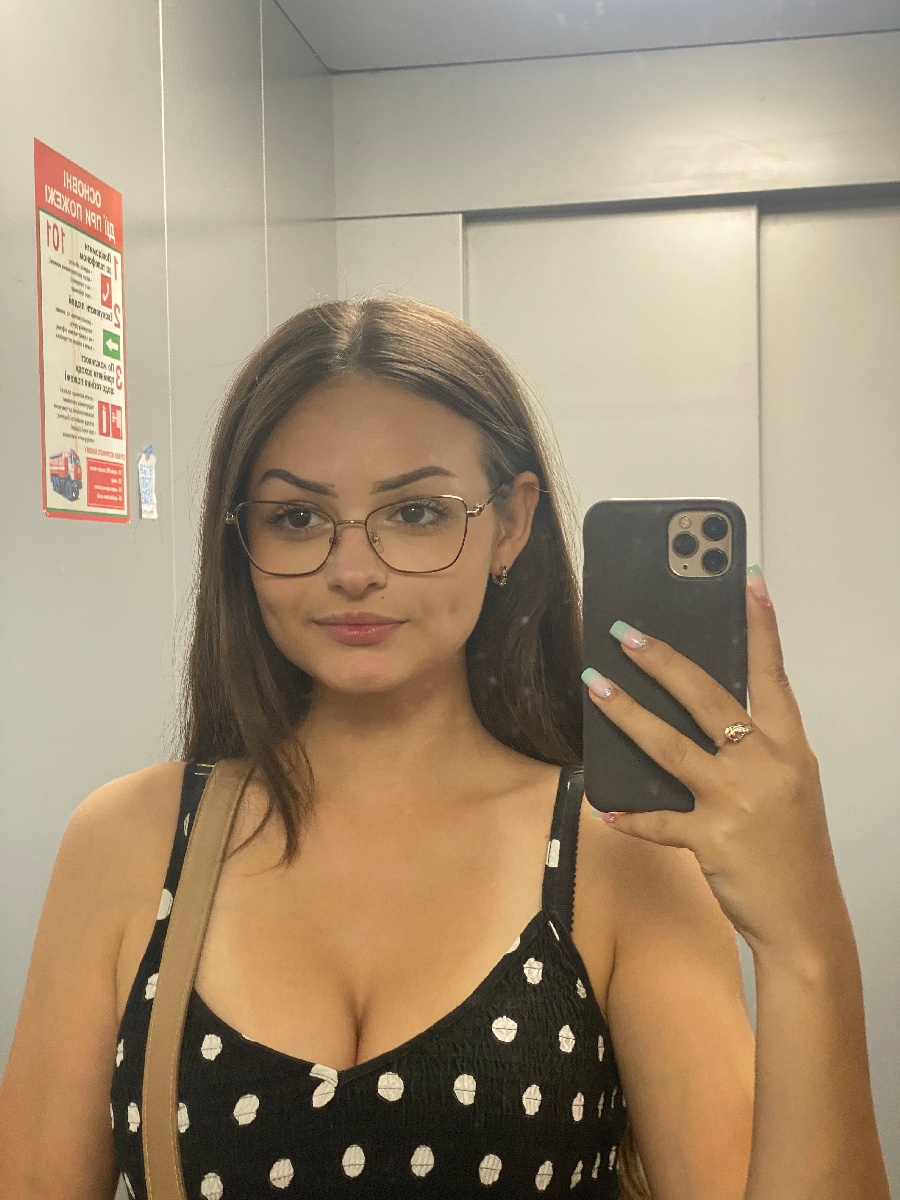 Sexy model Stacy in Anyang